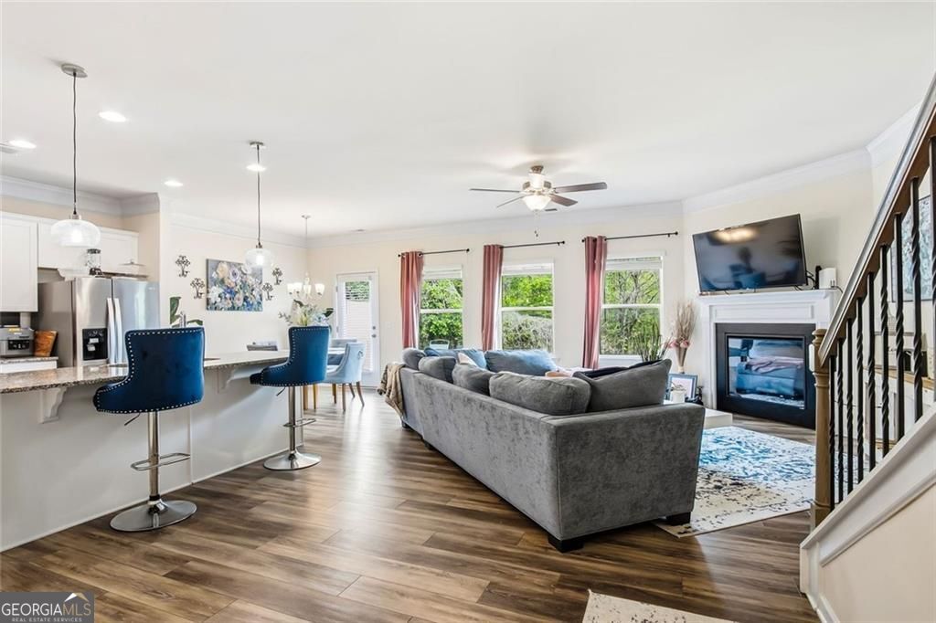 521 Crescent Woode WAY
