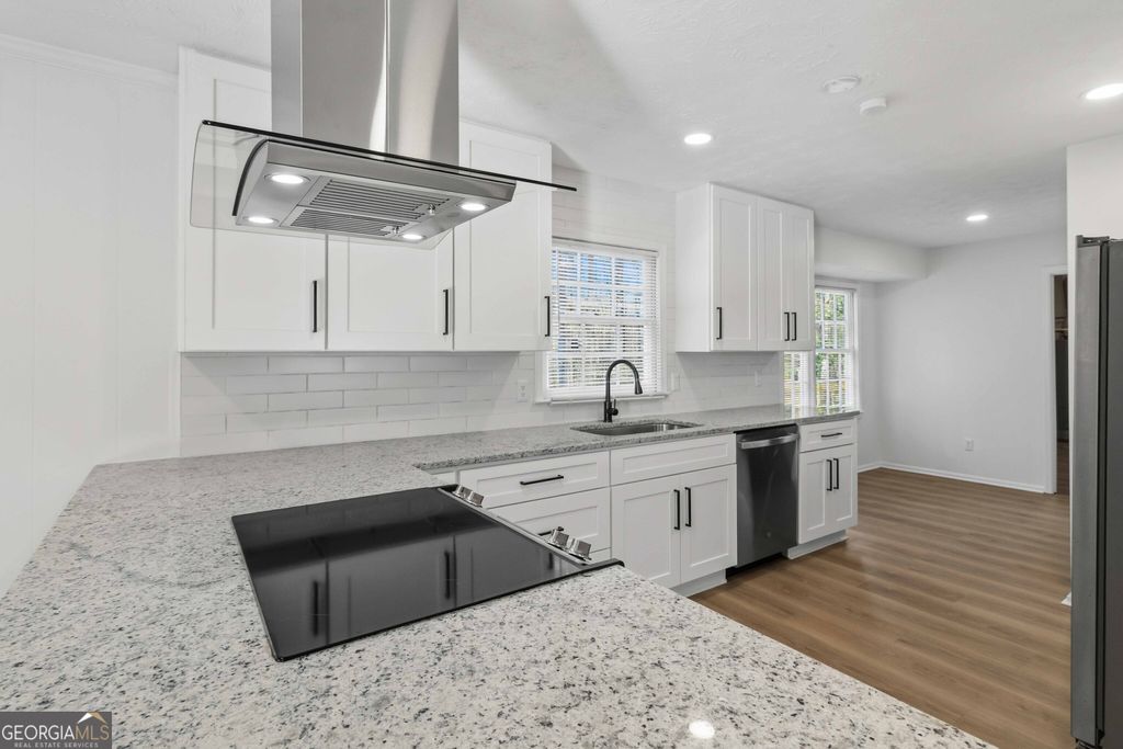 Photo of 631 Bralorne Drive, Stone Mountain, GA 30087 (MLS # 10663292)