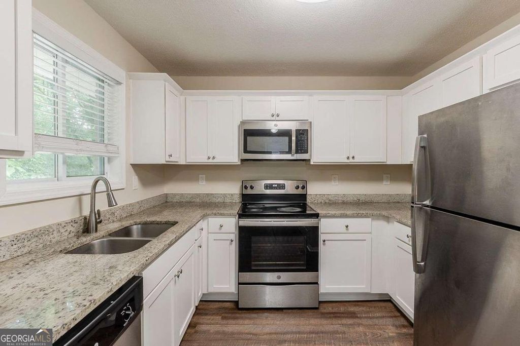 Photo of 733 San Fernando Drive SE, Smyrna, GA 30080 (MLS # 10709462)