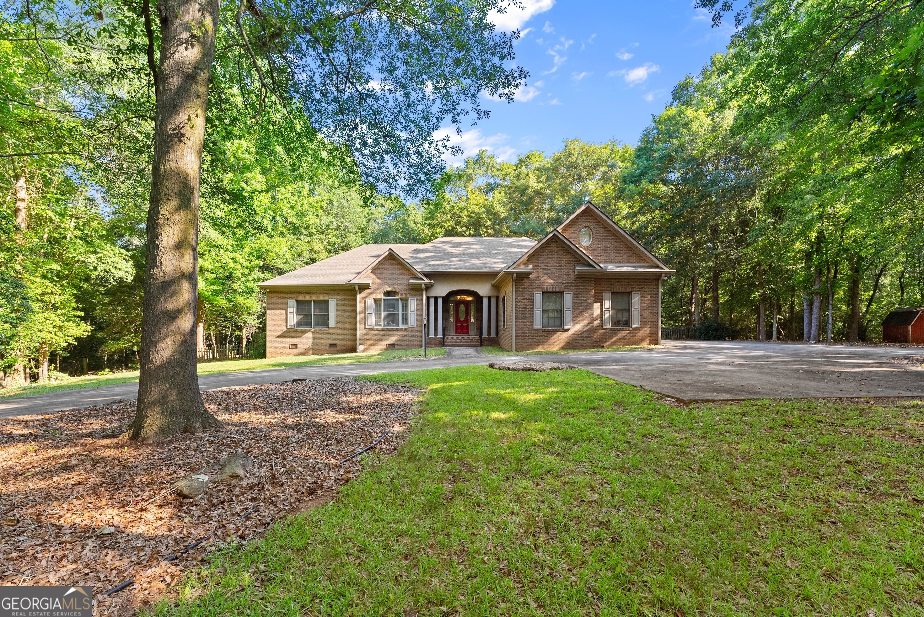 207 Riverbend CIR