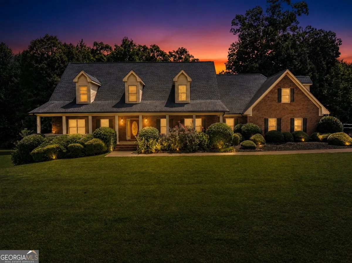 149 Robson Trail
