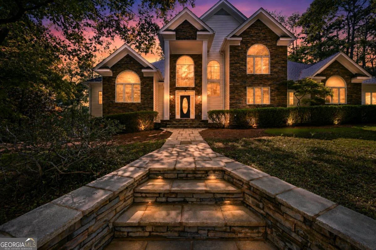 1001 Shoal Creek Court