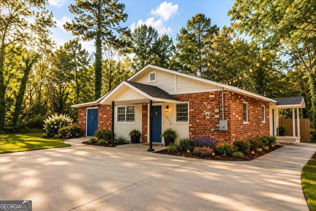 Photo of 5656 Handley Boulevard, Morrow, GA 30260 (MLS # 10802776)