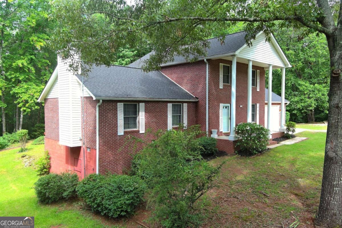 240 Riverview RD