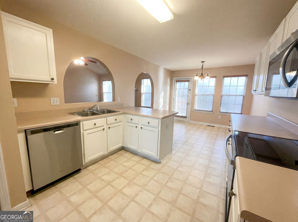 Photo of 3062 Crest Ridge Circle SW, Marietta, GA 30060 (MLS # 10720866)