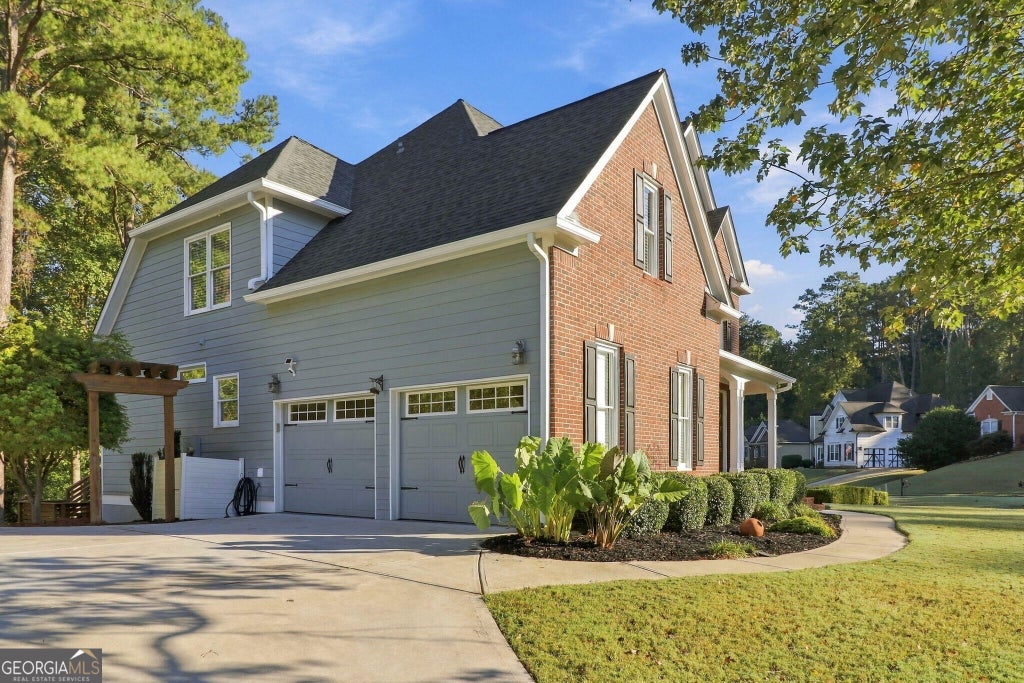 Photo of 200 Maple Creek Chase, Woodstock, GA 30188 (MLS # 10872341)