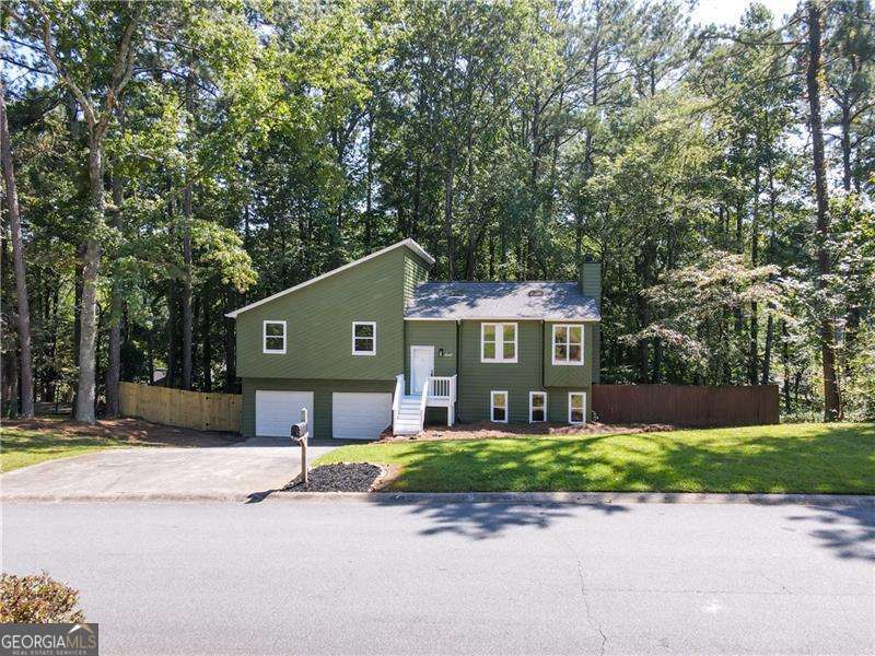 1047 Summer Hill CT NW