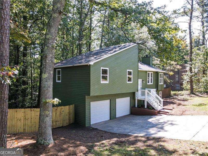 1047 Summer Hill CT NW