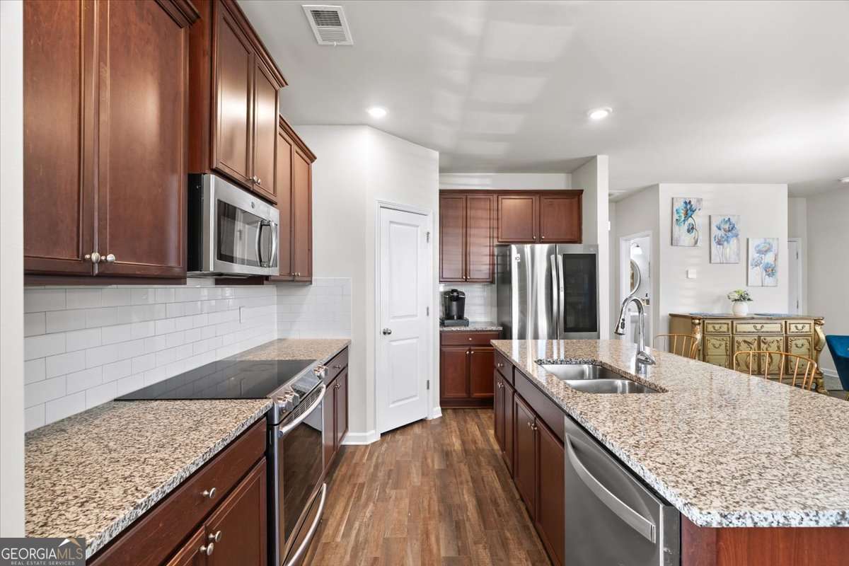 1214 Hawthorne TRL