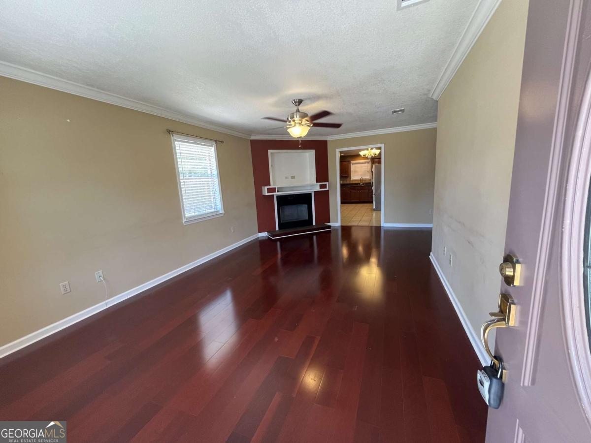 1102 Chaparral CIR