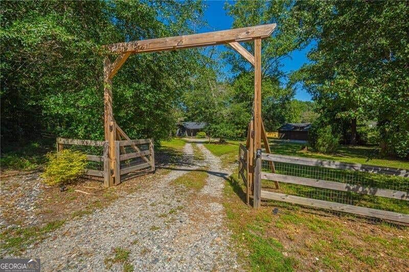 Photo of 200 Clayton Burns Road, Dahlonega, GA 30533 (MLS # 10833968)