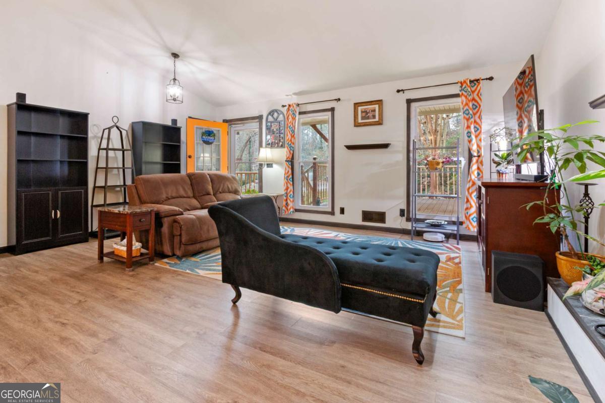 5096 Shalloway CT NE