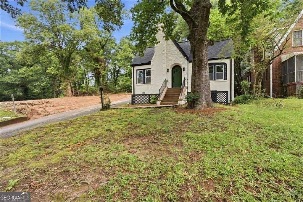 Photo of 1207 Martin Luther King Jr Drive SW, Atlanta, GA 30314 (MLS # 10814461)