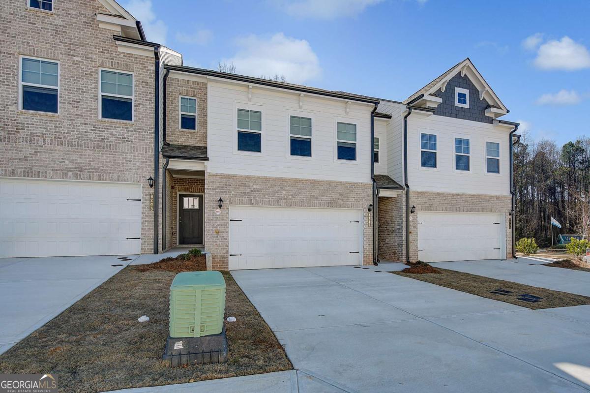 843 Eagle AVE