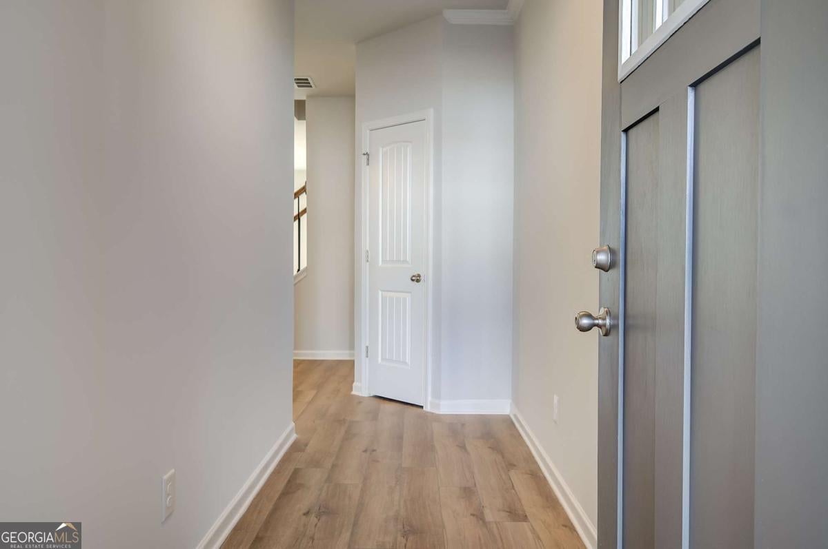 843 Eagle AVE