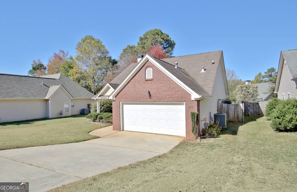 Photo of 289 Baldwin Court, Newnan, GA 30263 (MLS # 10809234)