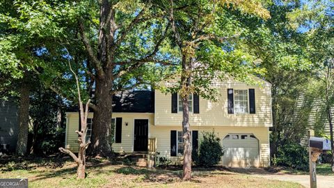Photo of 4616 Garden Hills Drive, Stone Mountain, GA 30083 (MLS # 10595840)