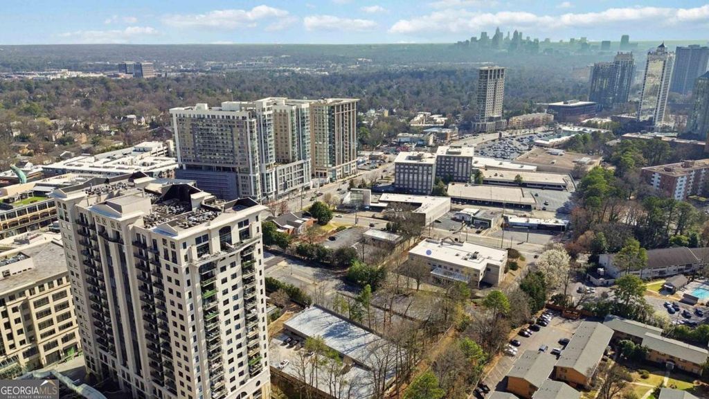 Photo of 3040 Peachtree Road NW #309, Atlanta, GA 30305 (MLS # 10704250)