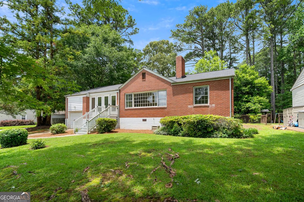 Photo of 2302 Wineleas Road, Decatur, GA 30033 (MLS # 10792323)