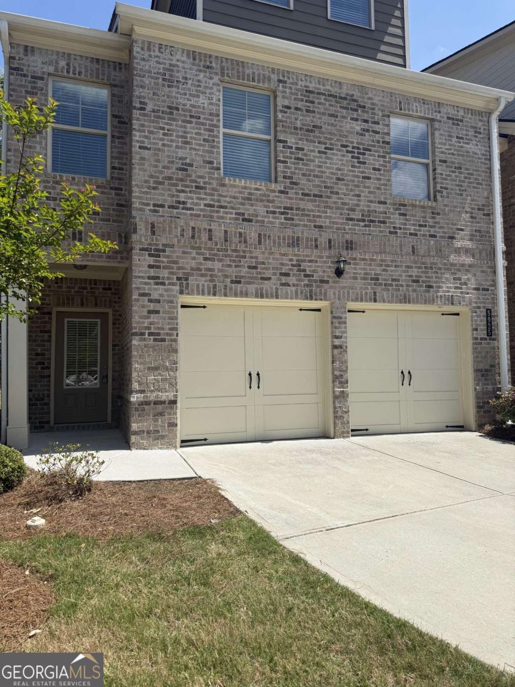 Photo of 5925 Arbor Knoll Pl, Suwanee, GA 30024 (MLS # 10734739)