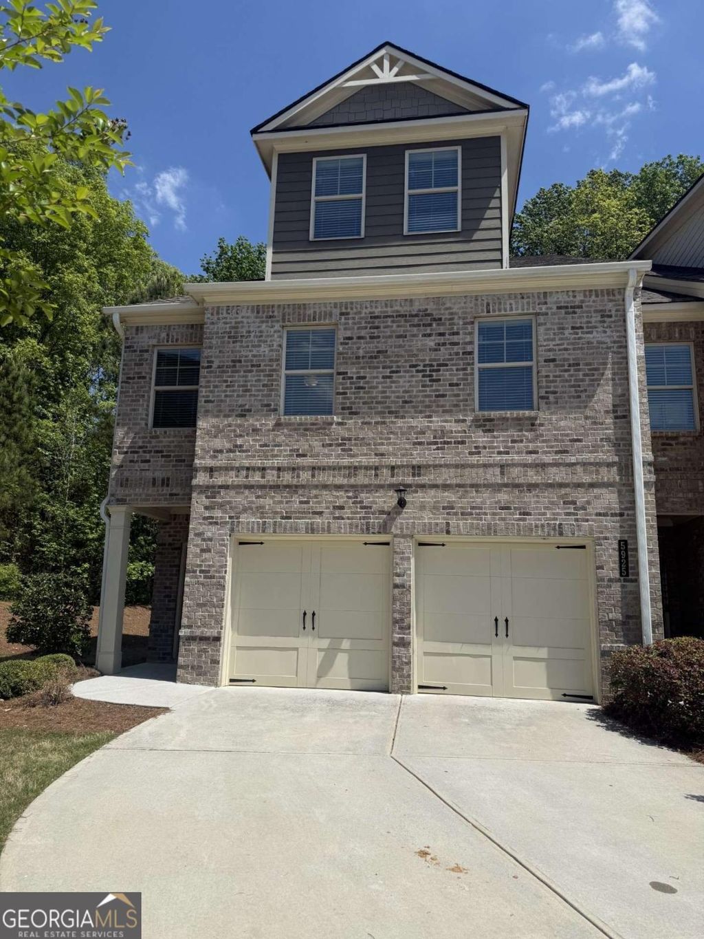 Photo of 5925 Arbor Knoll Pl, Suwanee, GA 30024 (MLS # 10734739)