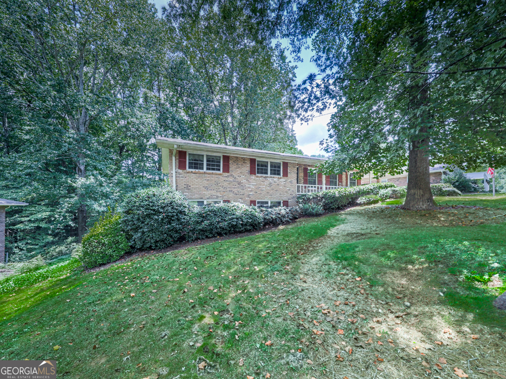 4041 Honeysuckle DR SE