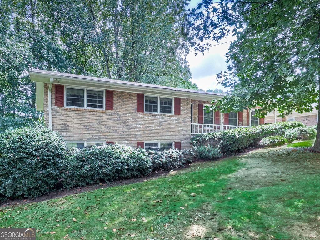 4041 Honeysuckle DR SE