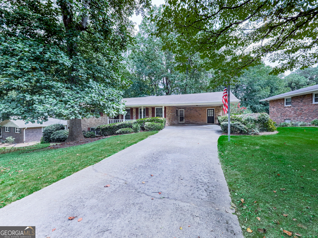 4041 Honeysuckle DR SE