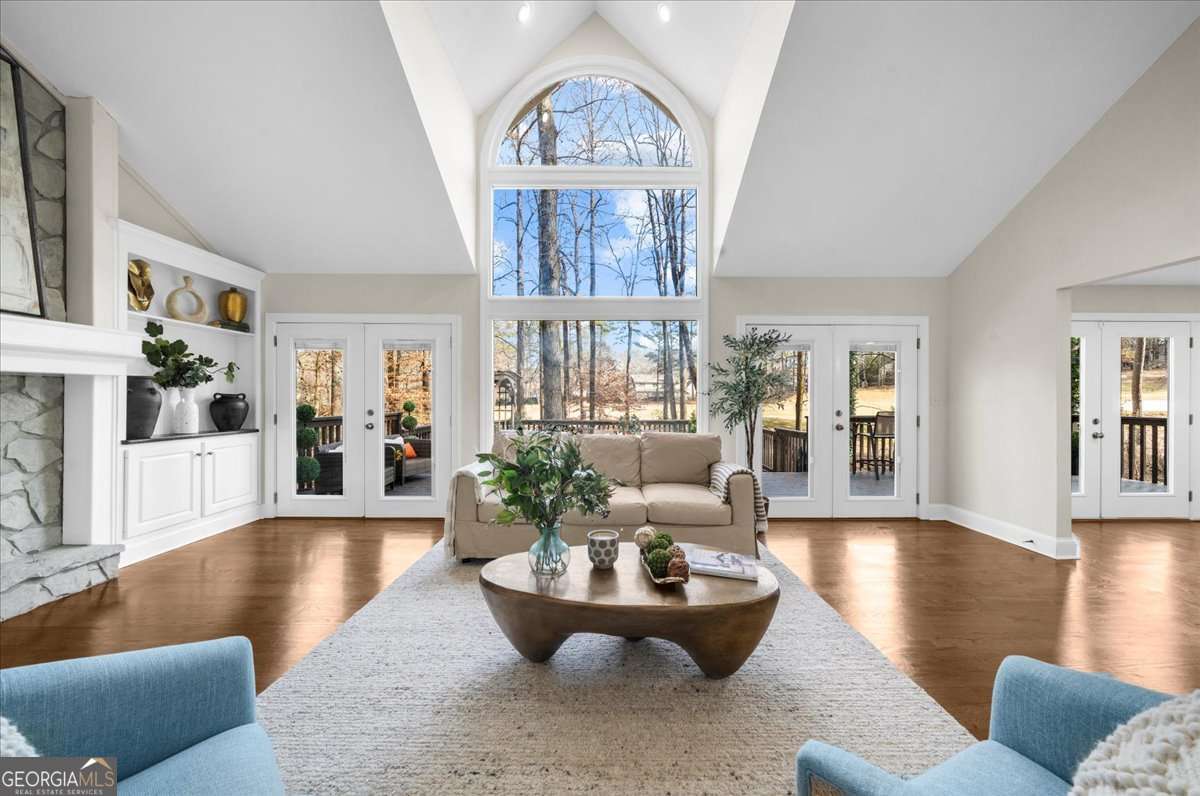 10155 Cresent Hill LN