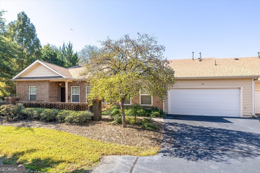 Photo of 123 Villa Park Circle, Stone Mountain, GA 30087 (MLS # 10872934)