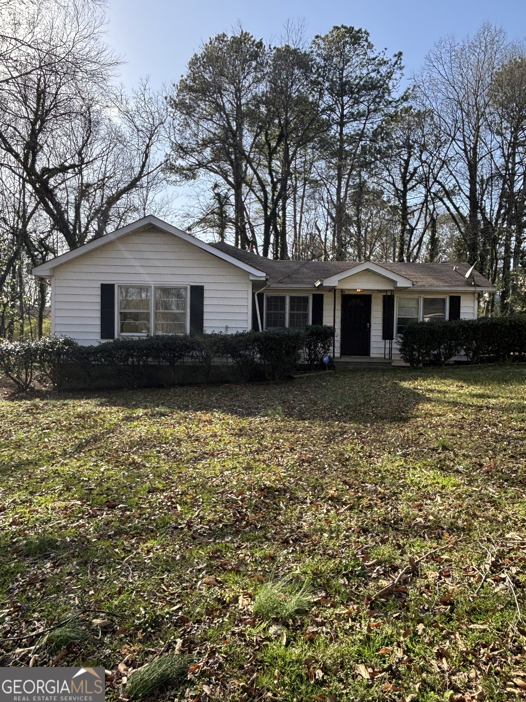 DO NOT MISS THIS FANTASTIC NEW PRICE AND BUYER INCENTIVE! SELLER TO CONTRIBUTE $3000 TOWARDS BUYER'S CLOSING COST! This is it if you want peace and quiet as the home is situated off the main road; the interior is freshly painted; new stove; floors were just refinished; just installed a new ac compressor; the owner's bedroom has a private bath with a walk-in shower; a separate room off the owner's bedroom is ideal office or media room; laundry room; covered carport off kitchen area; no blind offers; pre-qual/POF a must with offer