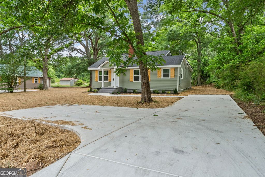 Photo of 101 Vineyard Road, Griffin, GA 30223 (MLS # 10771360)