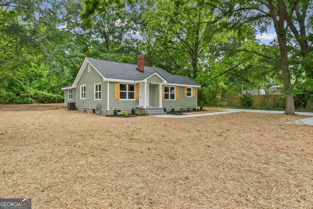 Photo of 101 Vineyard Road, Griffin, GA 30223 (MLS # 10771360)