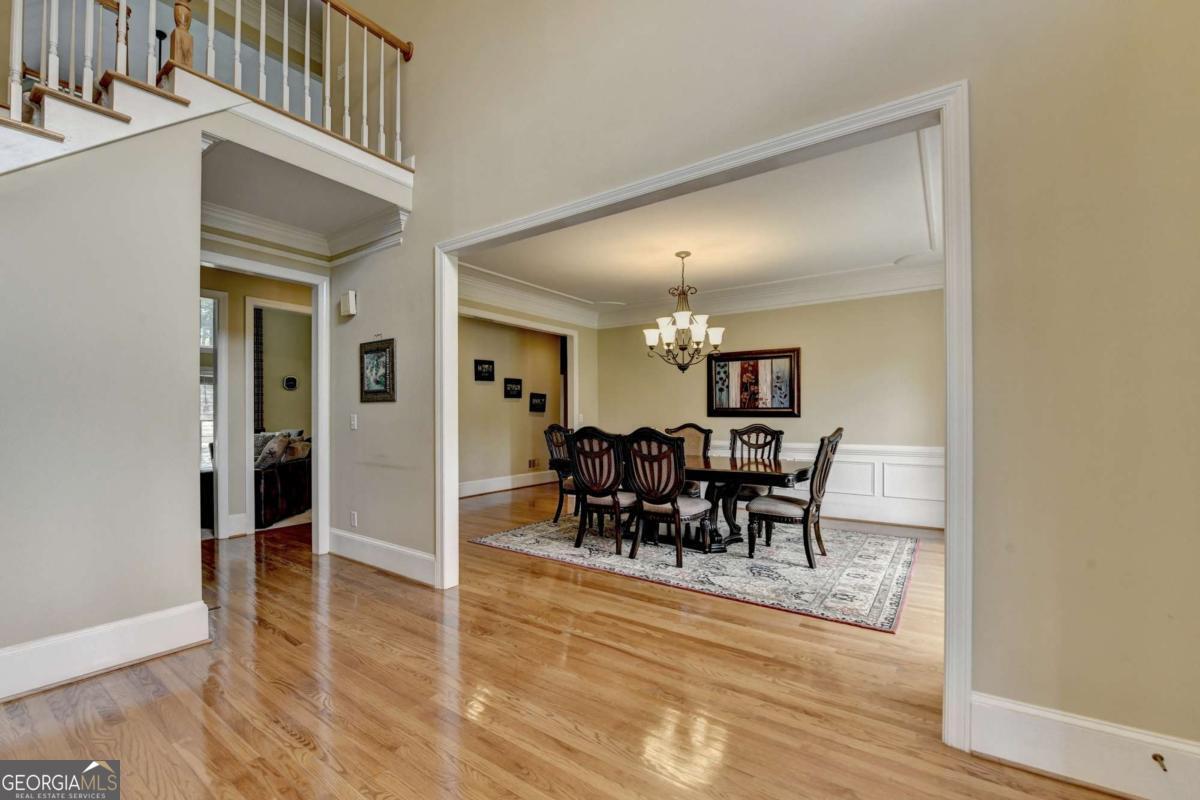 5980 Whitestone LN