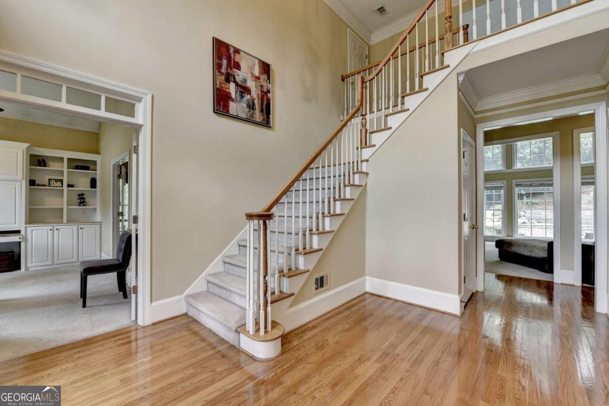 5980 Whitestone LN