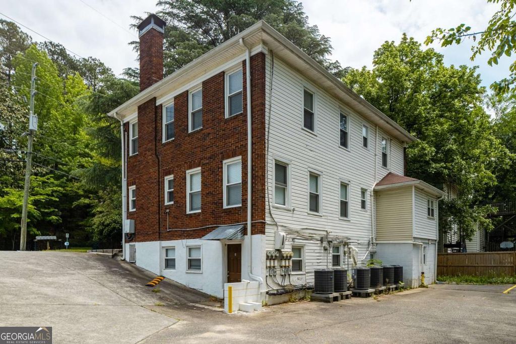 Photo of 1351 Oxford Road NE, Atlanta, GA 30307 (MLS # 10772536)