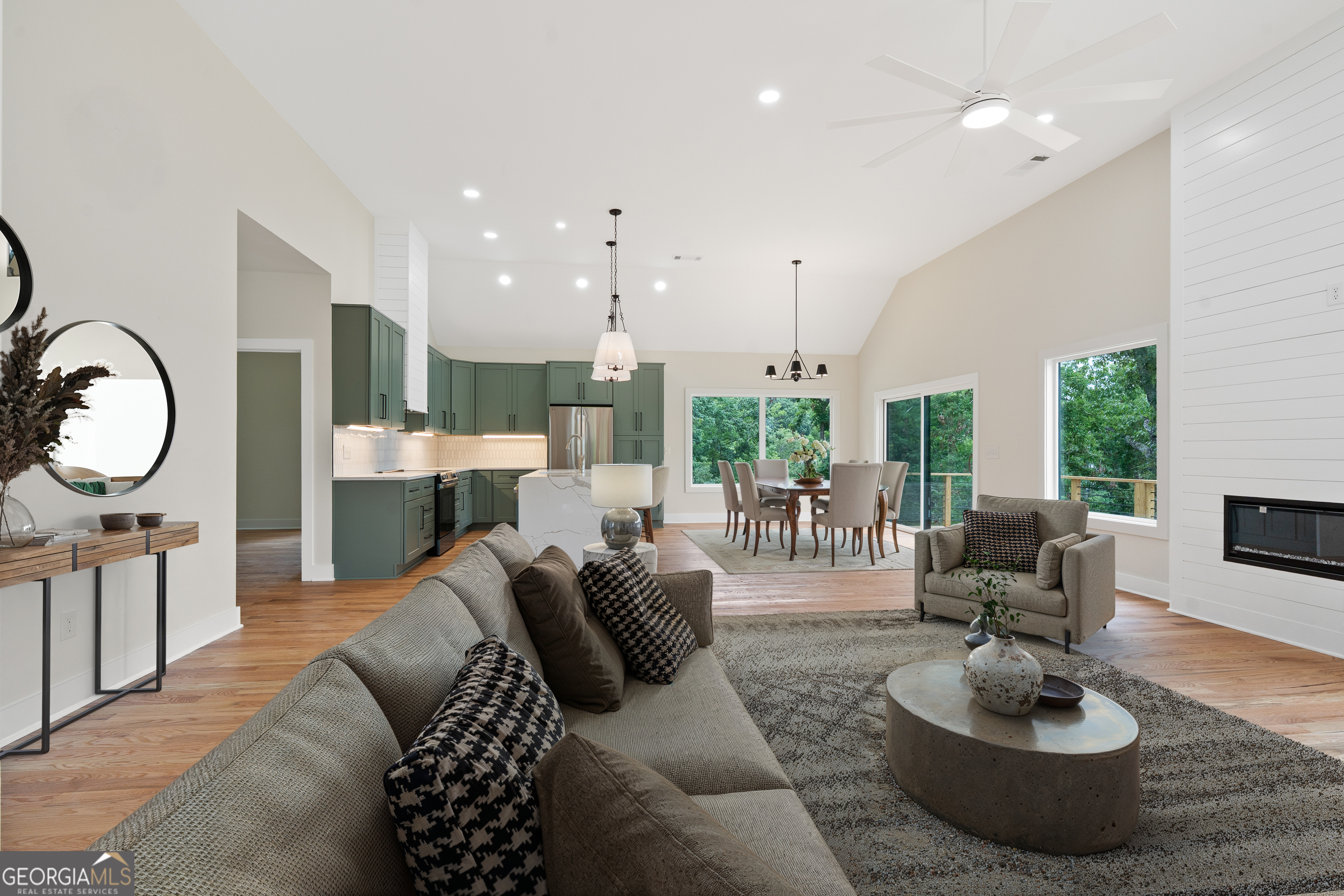 631 Susan Davis RD