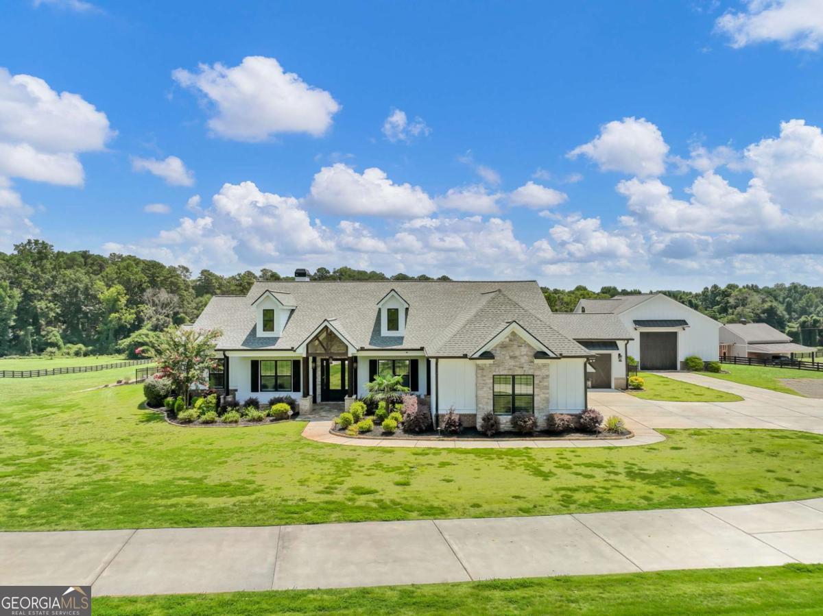 1044 Austin RD