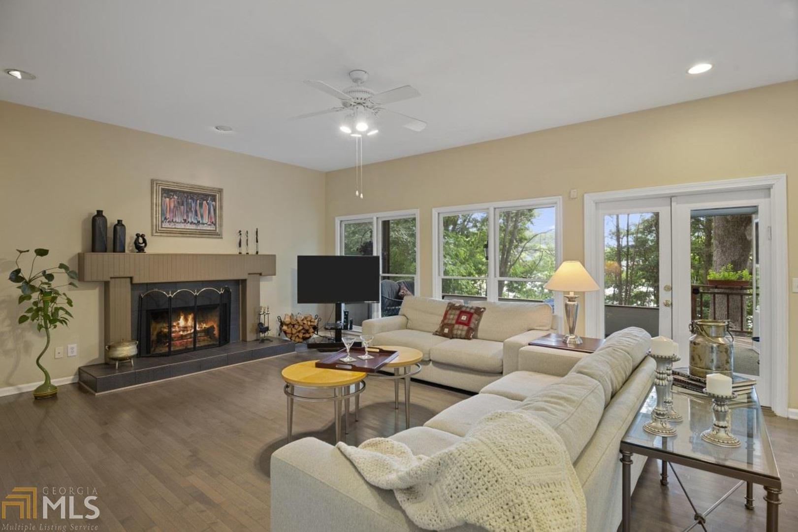 Hampton Woods - Residential