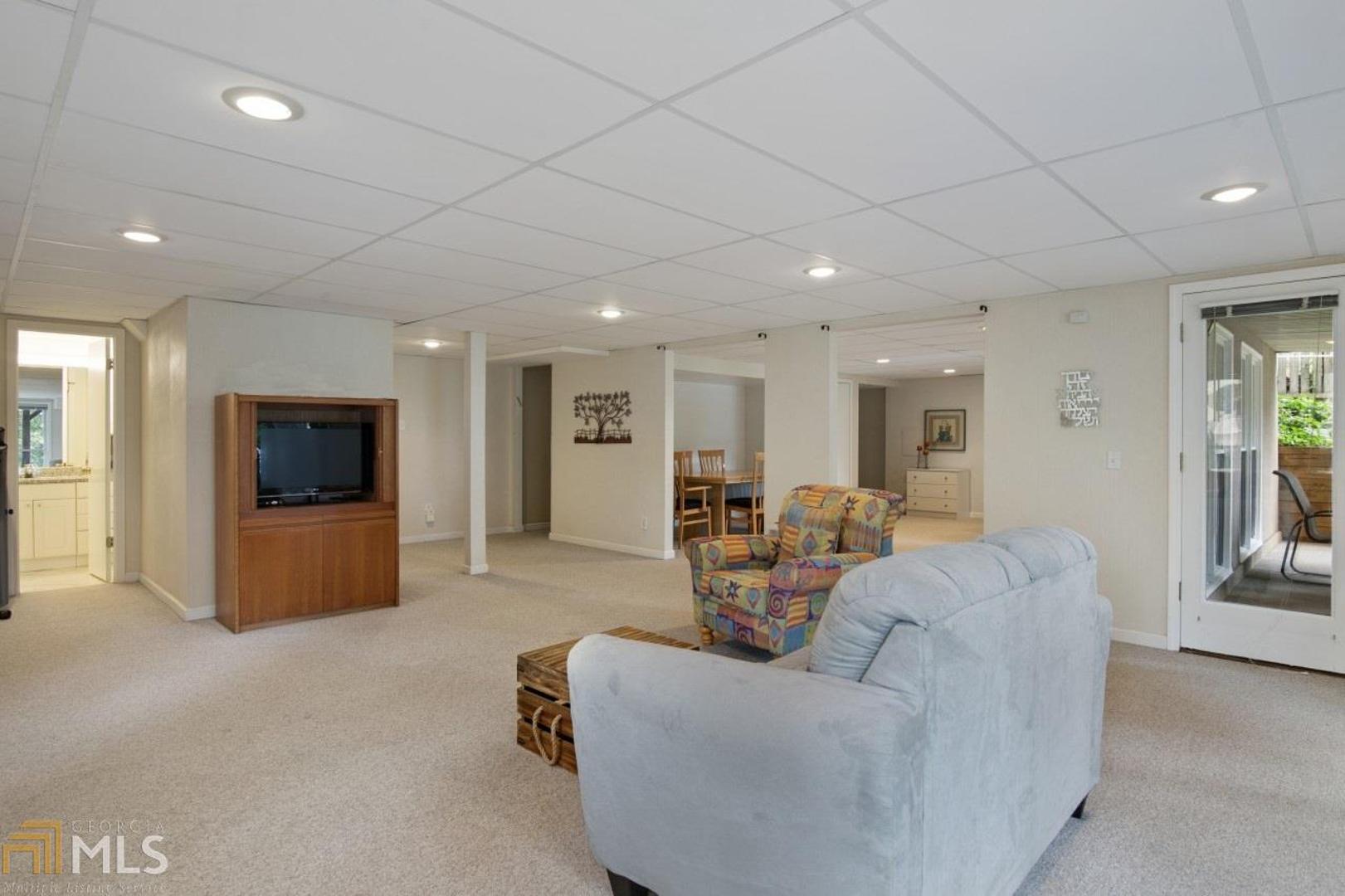 Hampton Woods - Residential