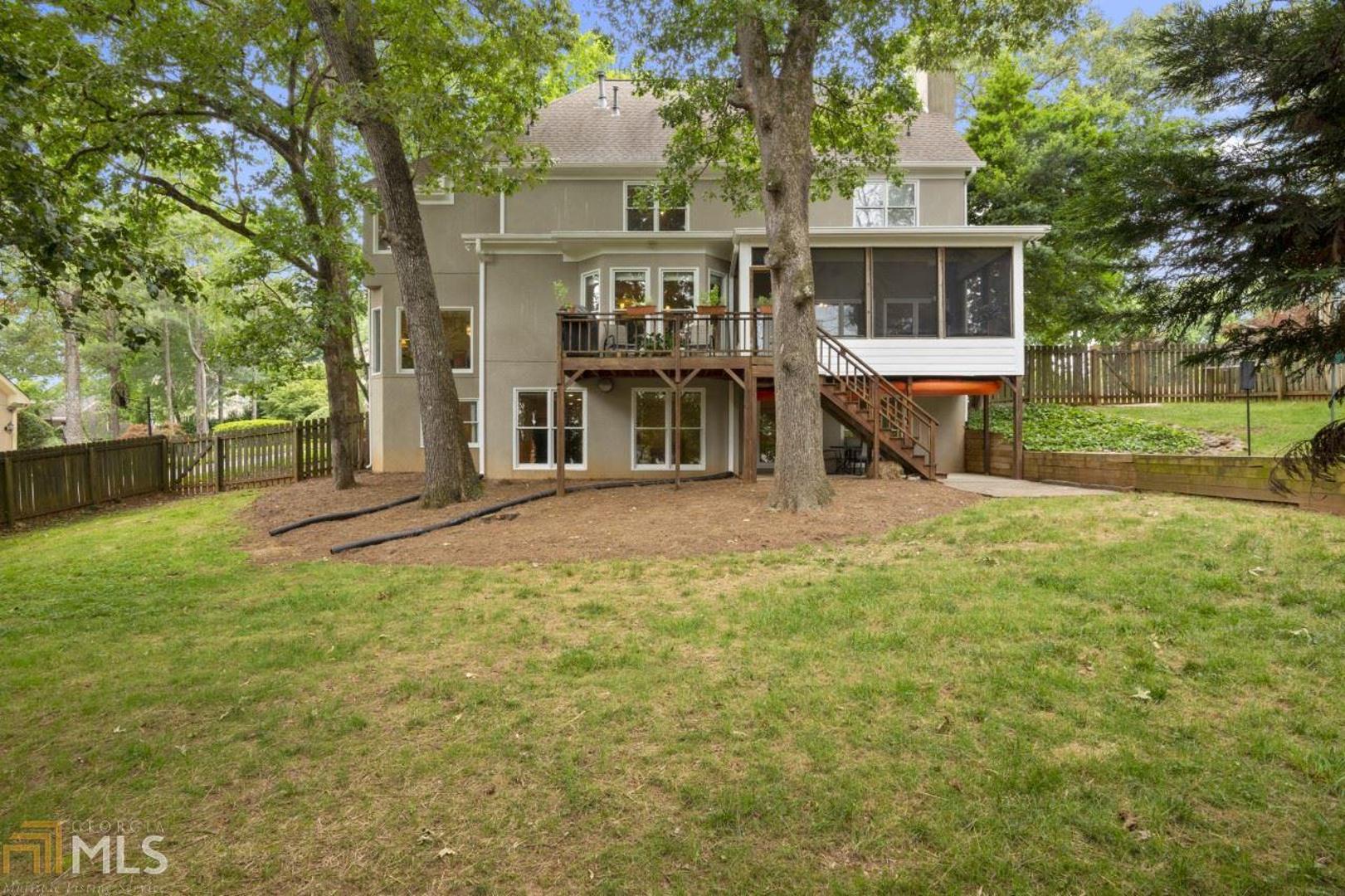 Hampton Woods - Residential