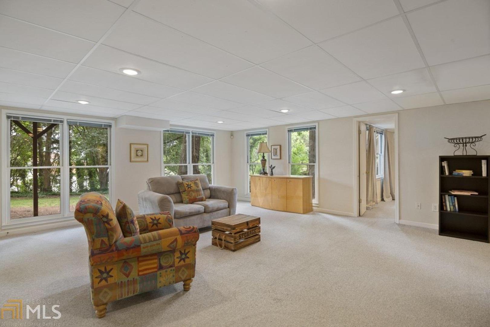 Hampton Woods - Residential
