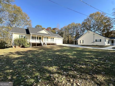 A home in Hoschton