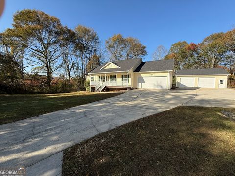 A home in Hoschton