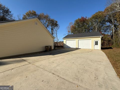 A home in Hoschton