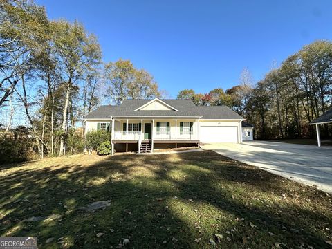 A home in Hoschton