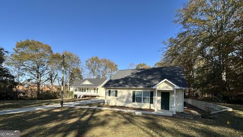 A home in Hoschton