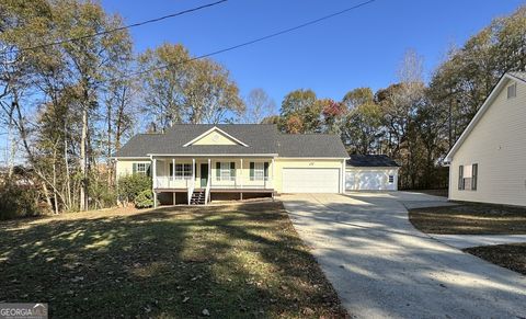 A home in Hoschton