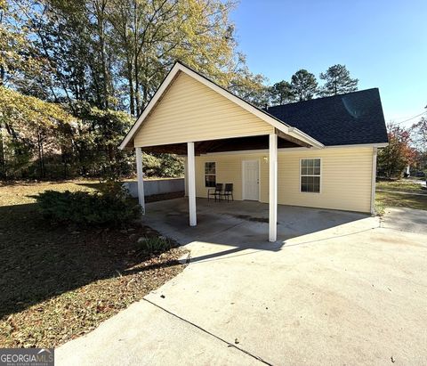 A home in Hoschton