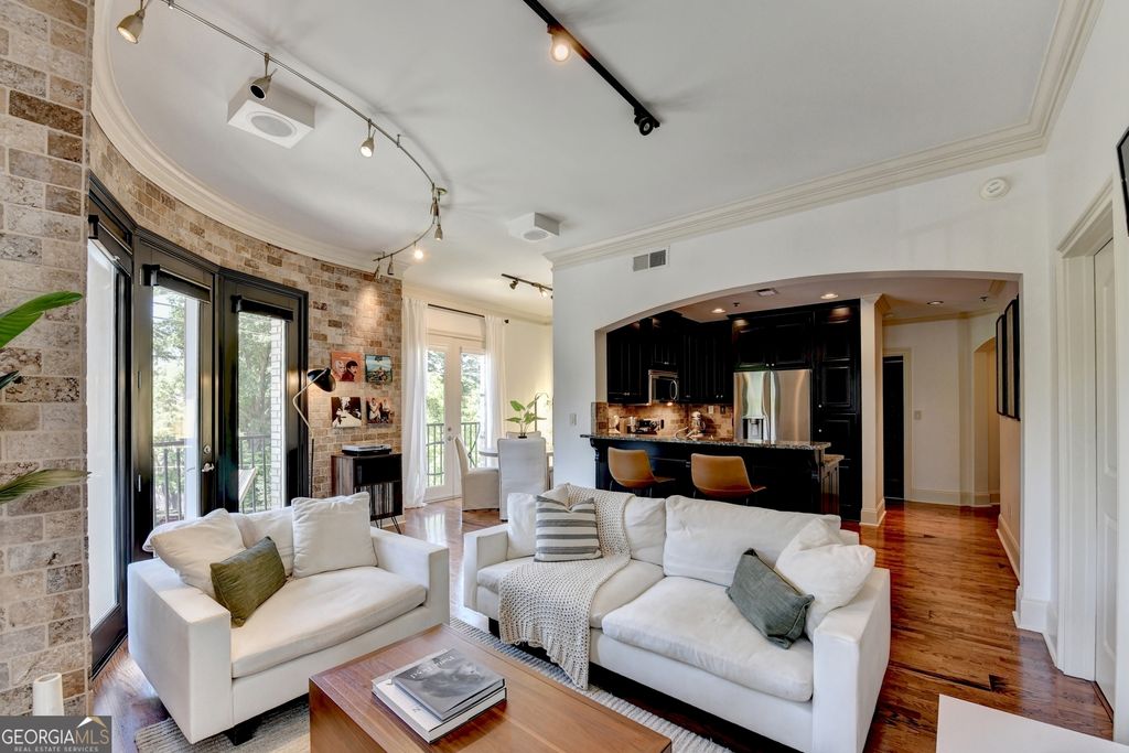 Photo of 2255 Peachtree Road NE #424, Atlanta, GA 30309 (MLS # 10736290)